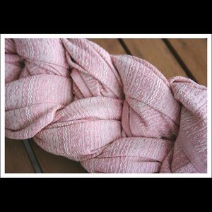 Ellevill Jade 100% cotton jacquard baby woven wrap in pink and white